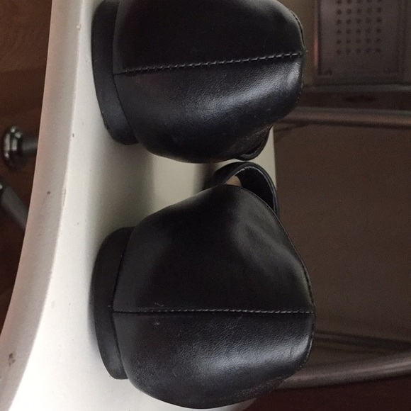 Pointed toe flats barely worn - Picture 2 of 2
